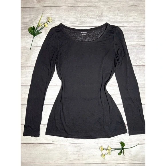 EXPRESS Basic Sheer Print Long Sleeve Top in Gray - Picture 11 of 12